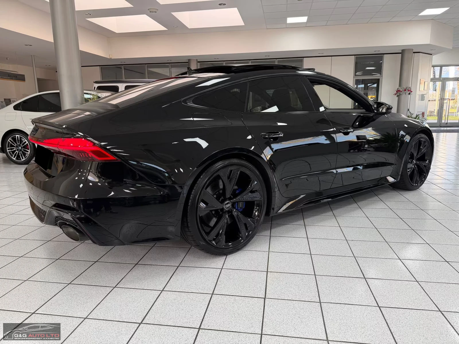 Audi Rs7 KERAMIK/600HP/MATRIX/360/HUD/PANO/SOFT/ALCNTR/393z, снимка 5 - Автомобили и джипове - 54423145