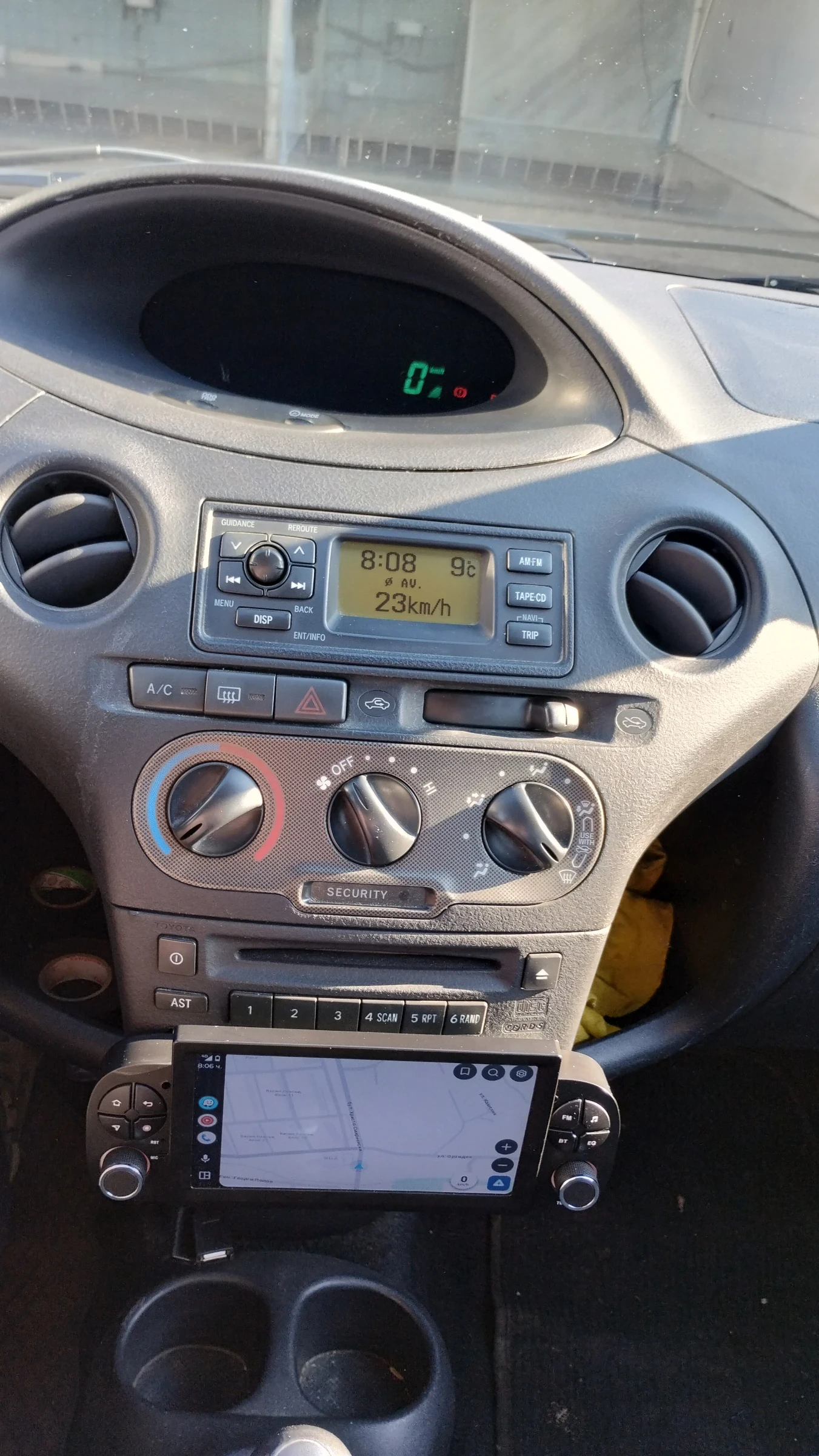 Toyota Yaris 1.4 d4d, снимка 4 - Автомобили и джипове - 54441395