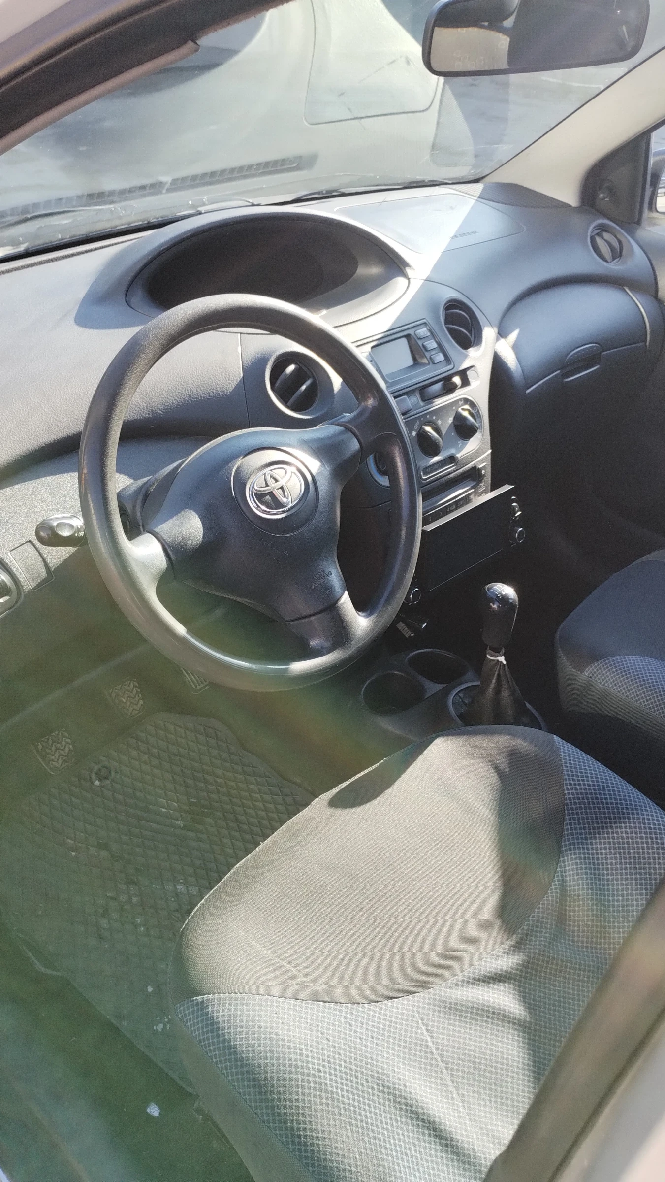 Toyota Yaris 1.4 d4d, снимка 3 - Автомобили и джипове - 54441395
