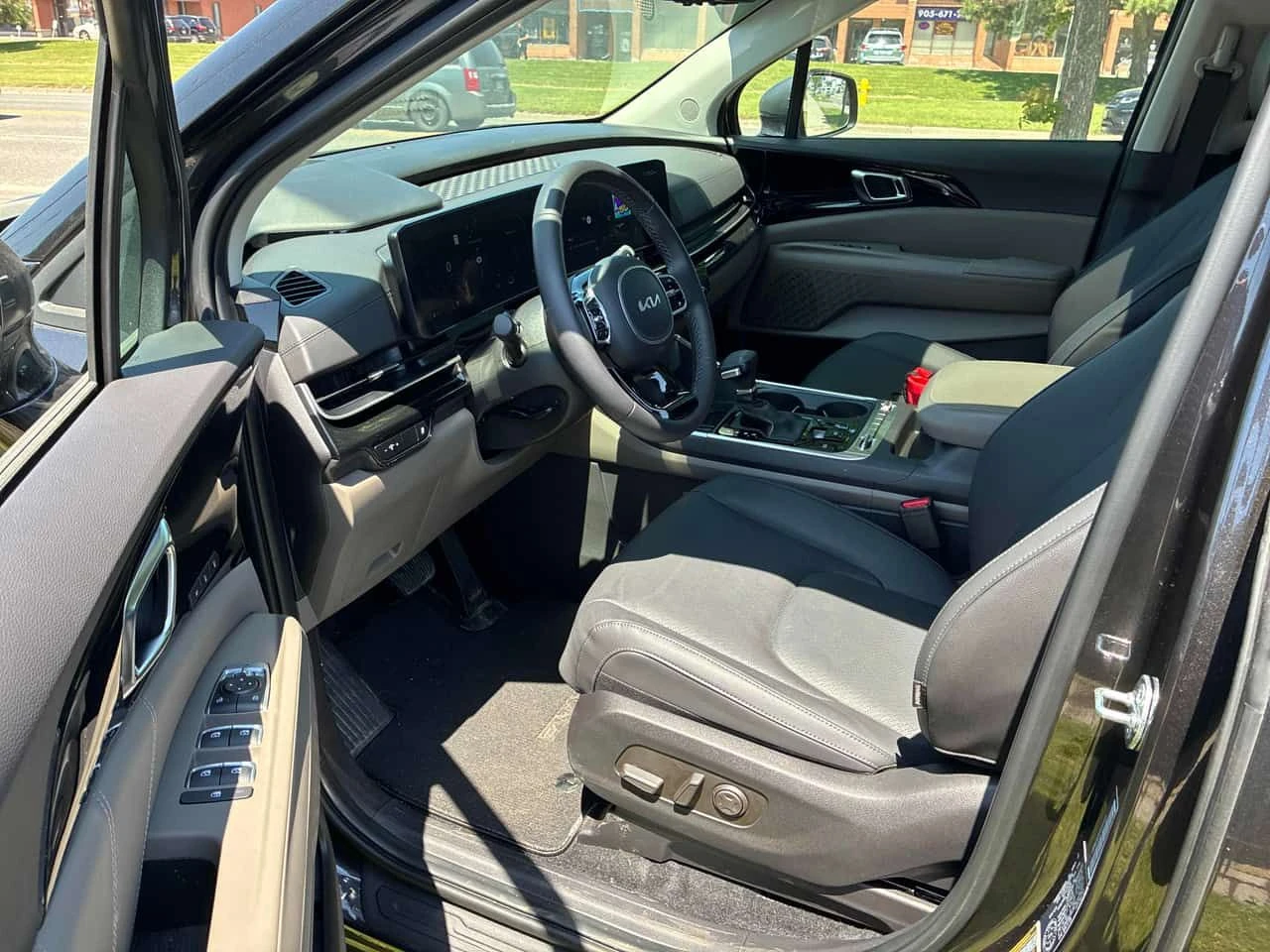 Kia Carnival FWD| ОТ ГЛАВНО ПРЕДСТАВИТЕЛСТВО| CARFAX, снимка 7 - Автомобили и джипове - 54874347