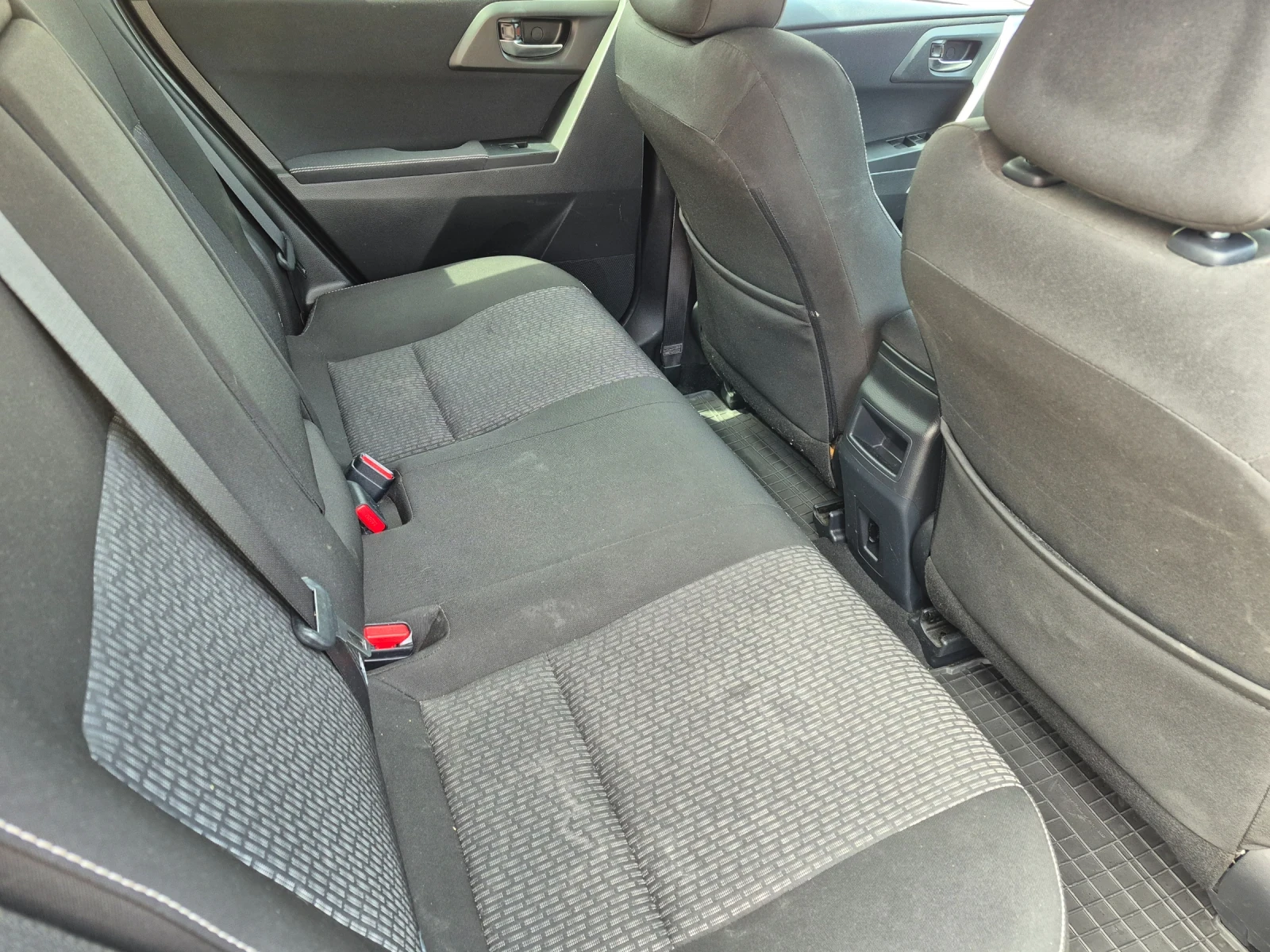 Toyota Auris ХИБРИДЕН. , снимка 9 - Автомобили и джипове - 55034999