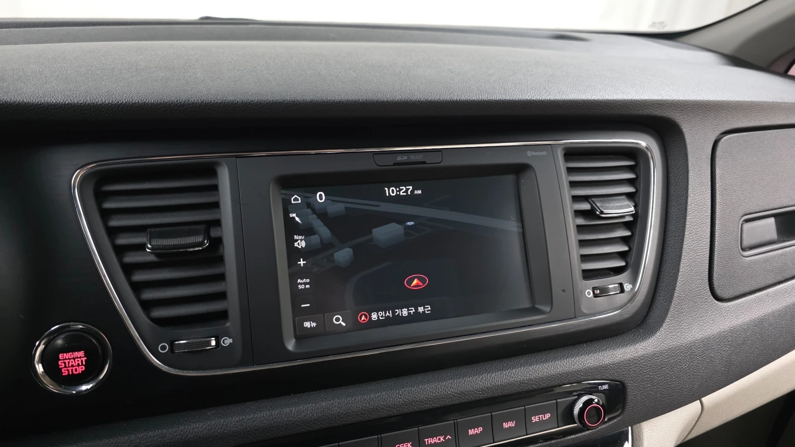 Kia Carnival LUXURY 2.2* 9 МЕСТА* ПОДГРЕВ ВОЛАН/СЕДАЛКИ, снимка 10 - Автомобили и джипове - 55625990