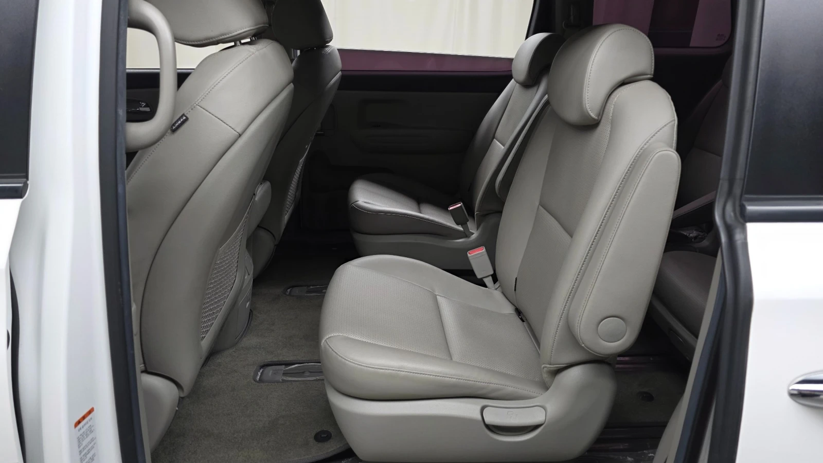 Kia Carnival LUXURY 2.2* 9 МЕСТА* ПОДГРЕВ ВОЛАН/СЕДАЛКИ, снимка 16 - Автомобили и джипове - 55625990