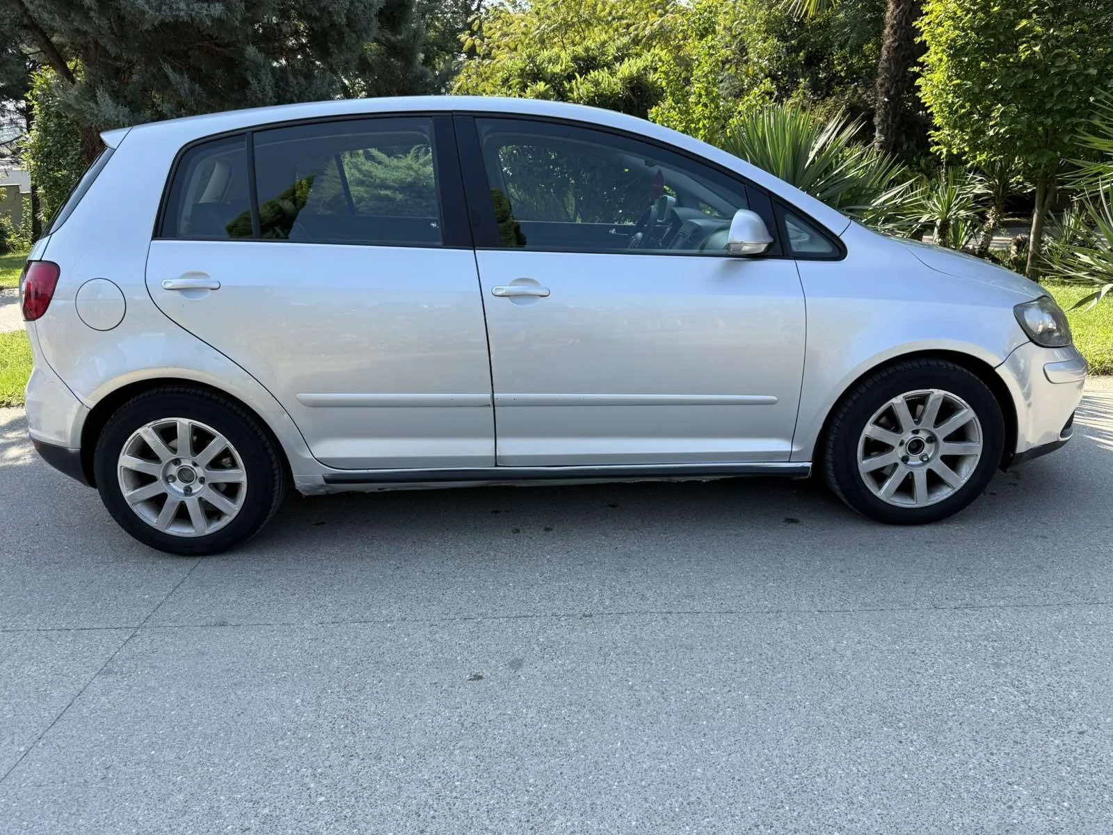 VW Golf Plus 1.9TDI АВТОМАТ , снимка 7 - Автомобили и джипове - 56150538