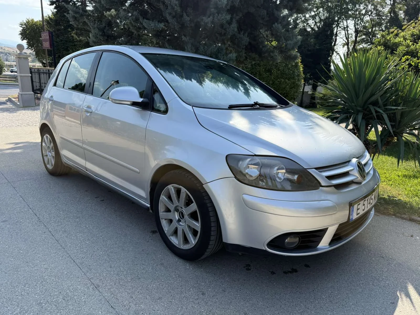 VW Golf Plus 1.9TDI АВТОМАТ , снимка 2 - Автомобили и джипове - 56150538