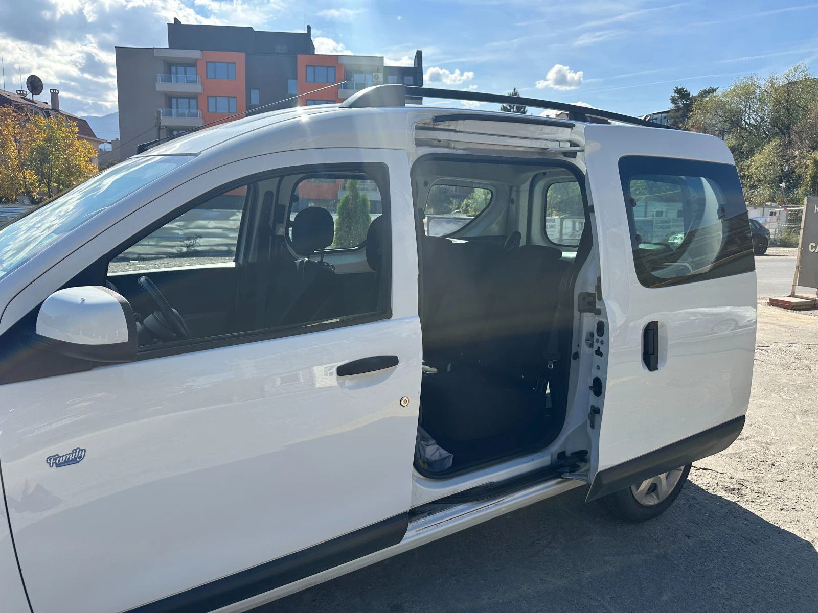 Dacia Dokker Бензин/Газ , снимка 7 - Автомобили и джипове - 56488920