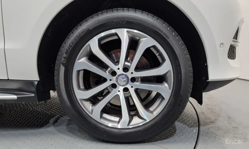 Mercedes-Benz GLE 250, снимка 5 - Автомобили и джипове - 53355181