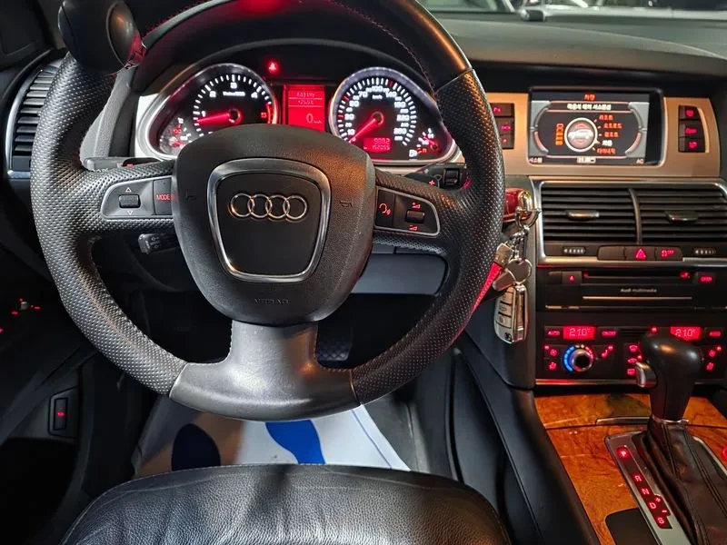 Audi Q7 3.0 TDI Quattro, снимка 11 - Автомобили и джипове - 55132438