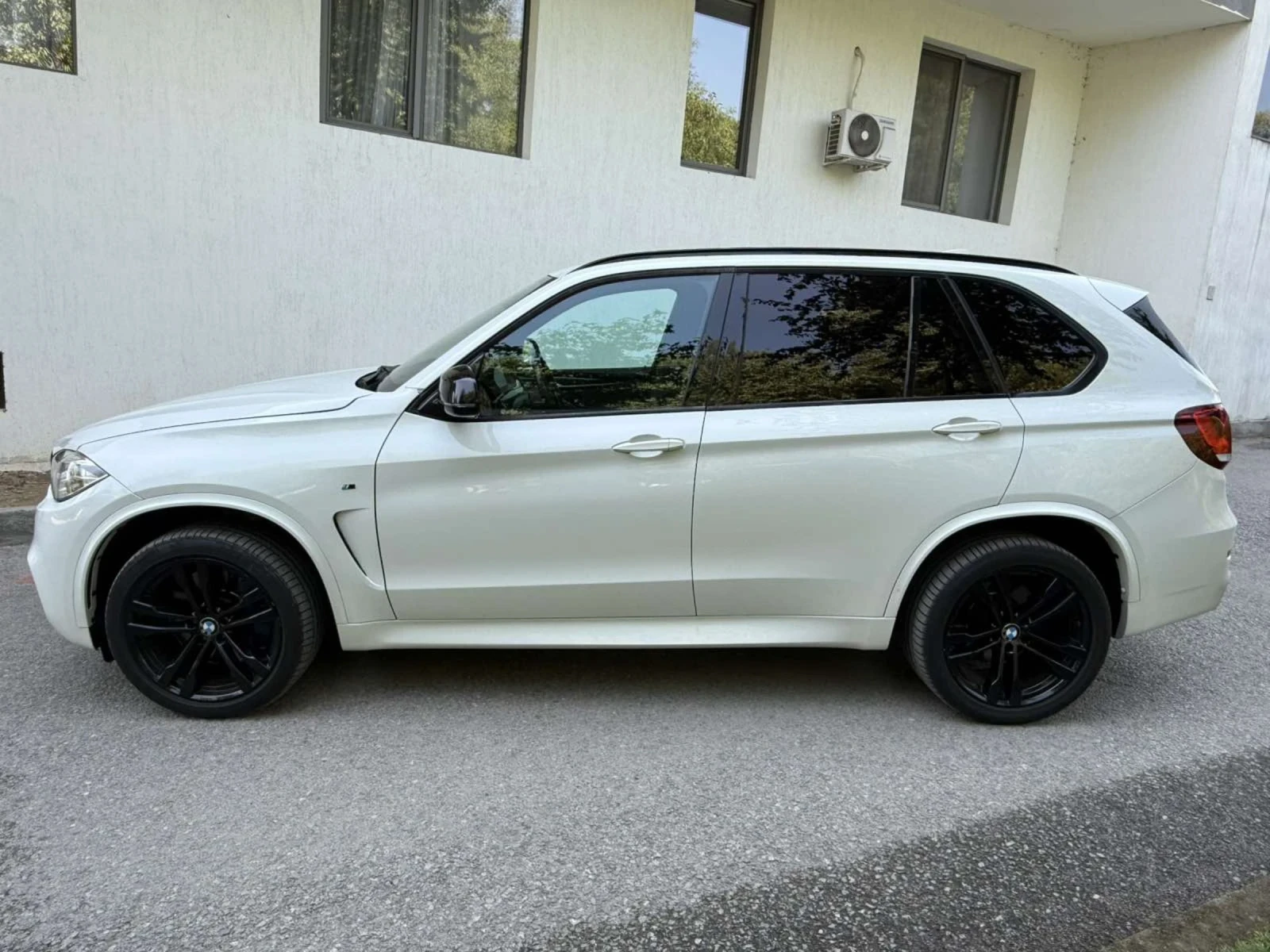 BMW X5 M50d / M-OPTIC / КАМЕРА - изображение 4