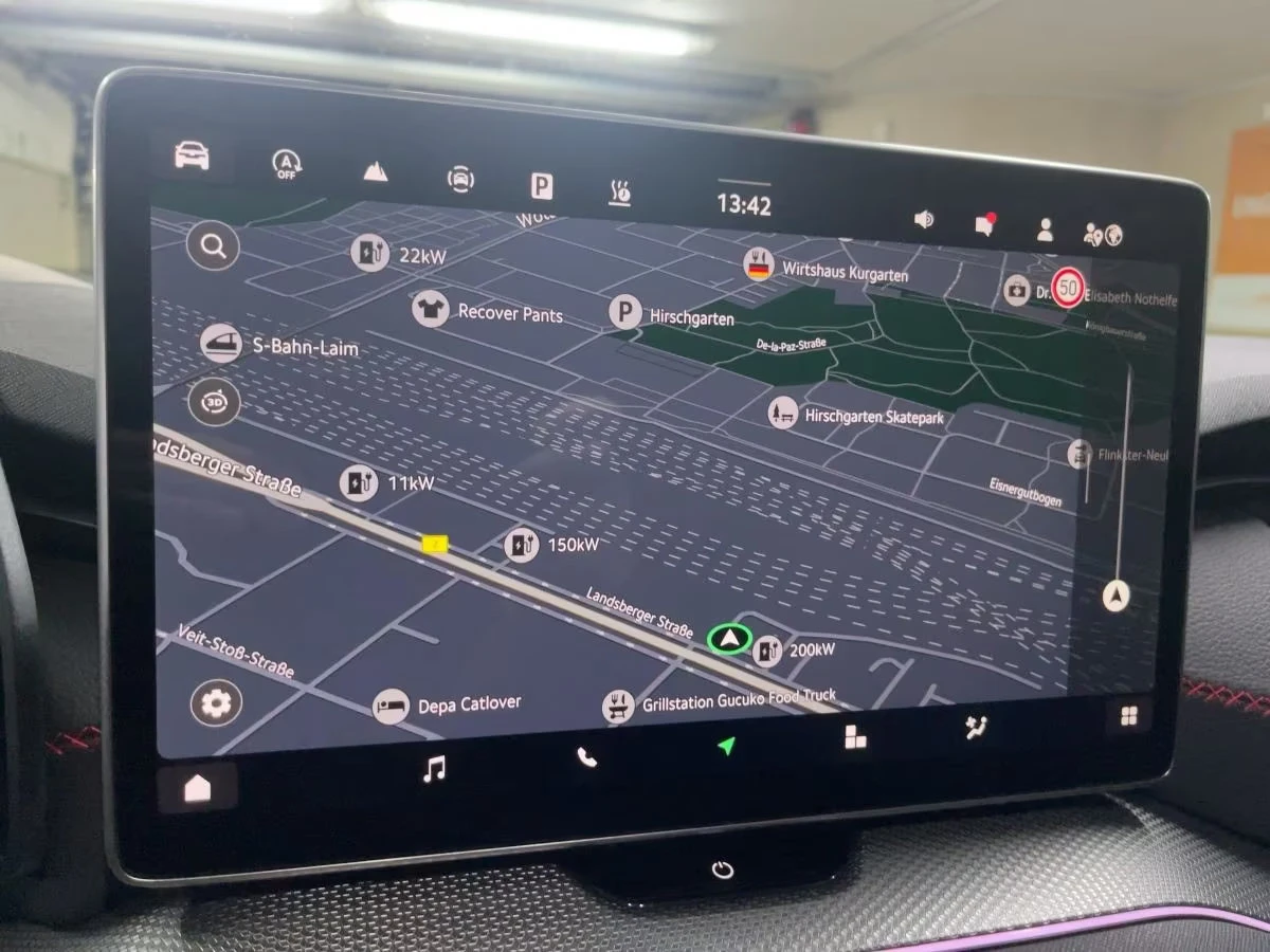 Skoda Kodiaq 2.0TSI/150HP/RS/360/4X4/ACC/HUD/PANO/159z, снимка 12 - Автомобили и джипове - 53863461