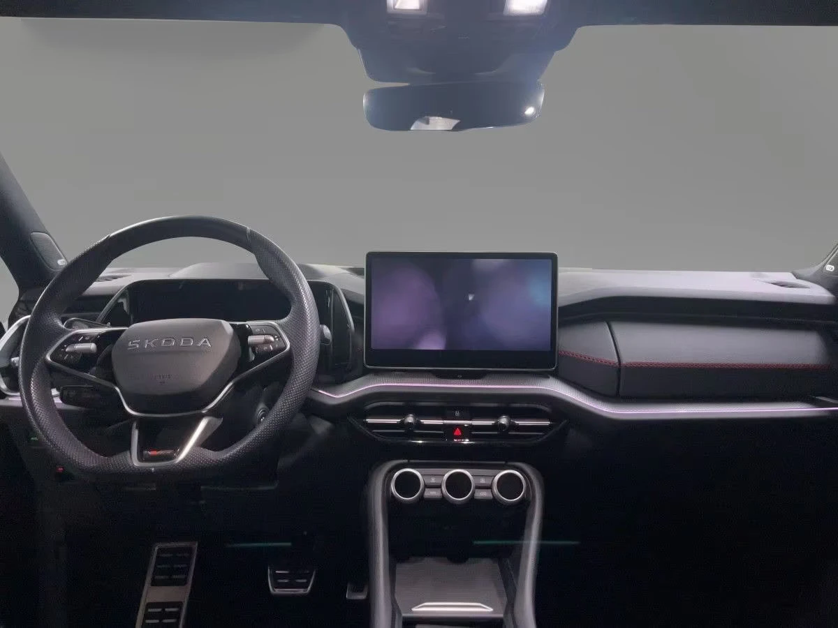 Skoda Kodiaq 2.0TSI/150HP/RS/360/4X4/ACC/HUD/PANO/159z, снимка 8 - Автомобили и джипове - 53863461