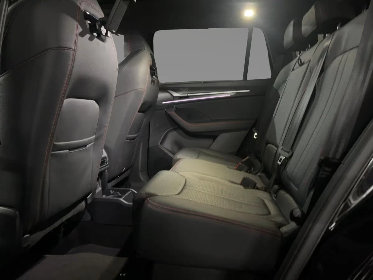 Skoda Kodiaq 2.0TSI/150HP/RS/360/4X4/ACC/HUD/PANO/159z, снимка 10 - Автомобили и джипове - 53863461