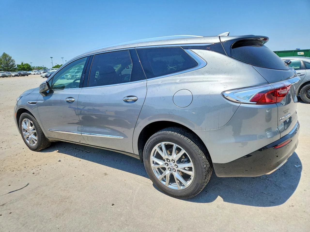 Buick Enclave Essence, снимка 2 - Автомобили и джипове - 54700610