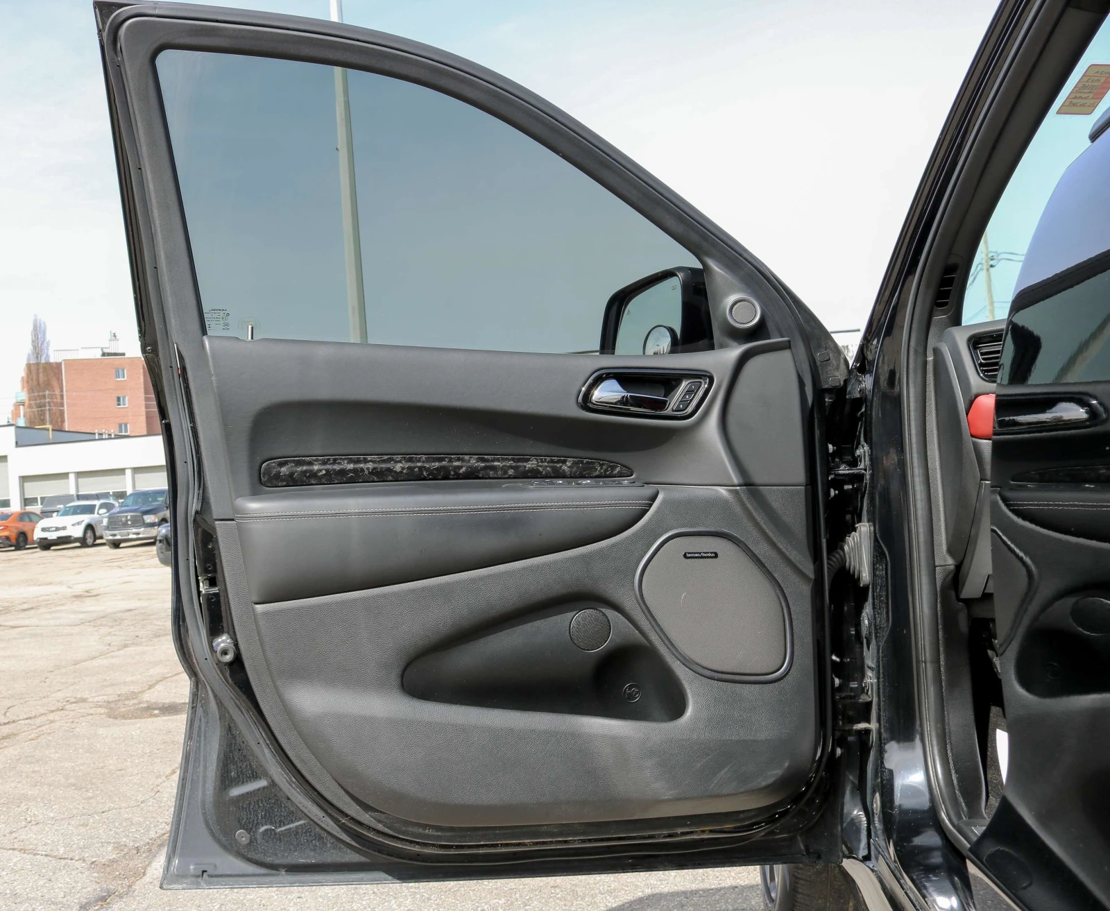 Dodge Durango SRT Hellcat / КОЖА / ПАНОРАМА / ЦЕНА ДО БГ, снимка 12 - Автомобили и джипове - 54897718
