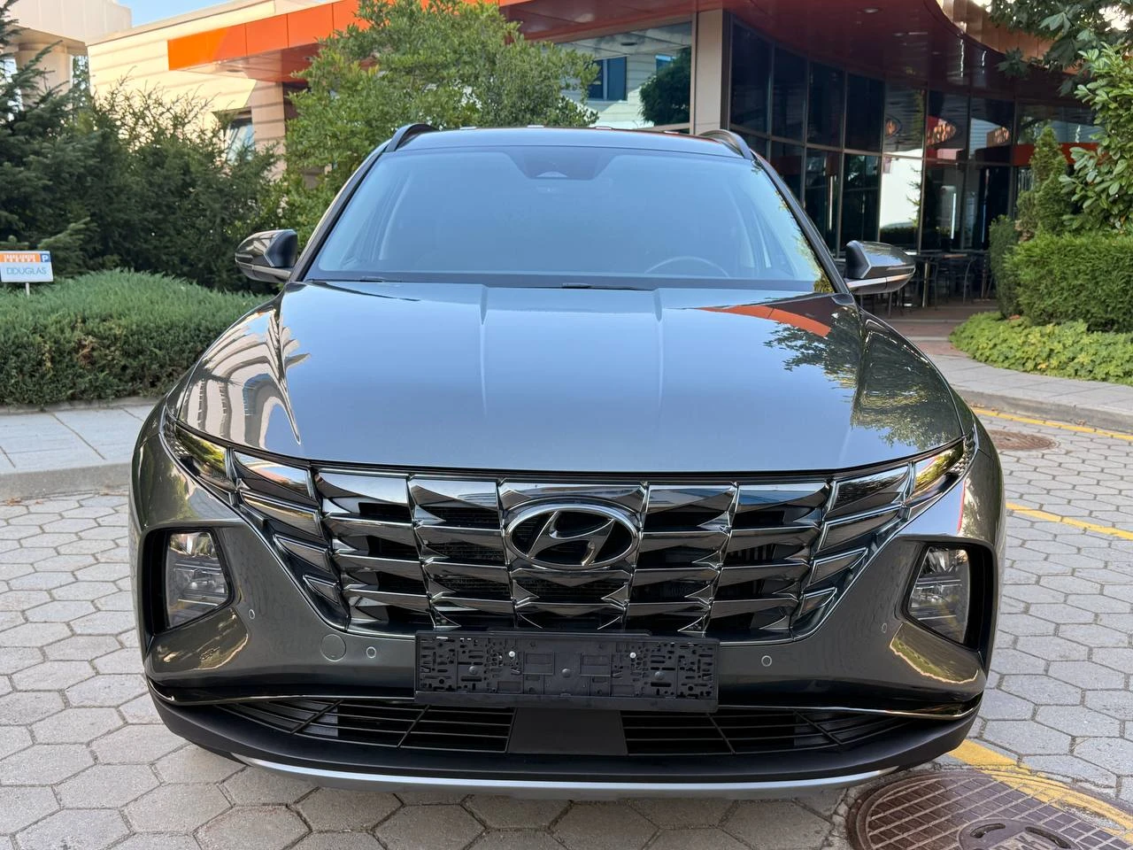 Hyundai Tucson 1.6T-GDI HYBRID* СЕРВИЗНА ИСТОРИЯ* 99000км* , снимка 2 - Автомобили и джипове - 55499620