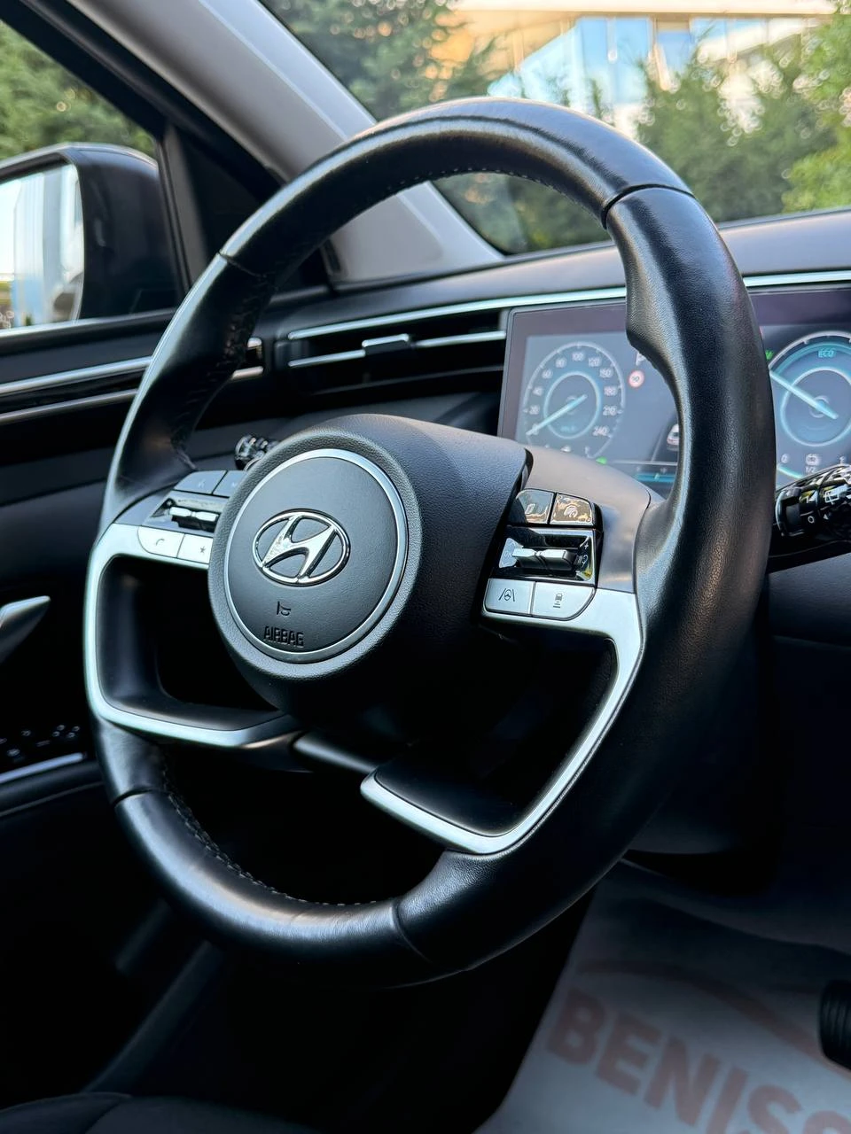 Hyundai Tucson 1.6T-GDI HYBRID* СЕРВИЗНА ИСТОРИЯ* 99000км* , снимка 11 - Автомобили и джипове - 55499620