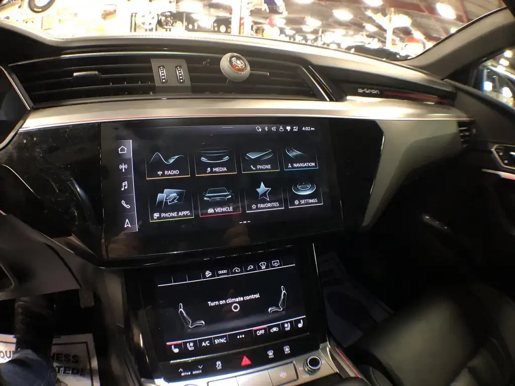 Audi Q8 e-tron Sportback, снимка 8 - Автомобили и джипове - 56336702