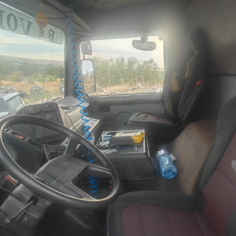 Volvo F10, снимка 5 - Камиони - 52345973