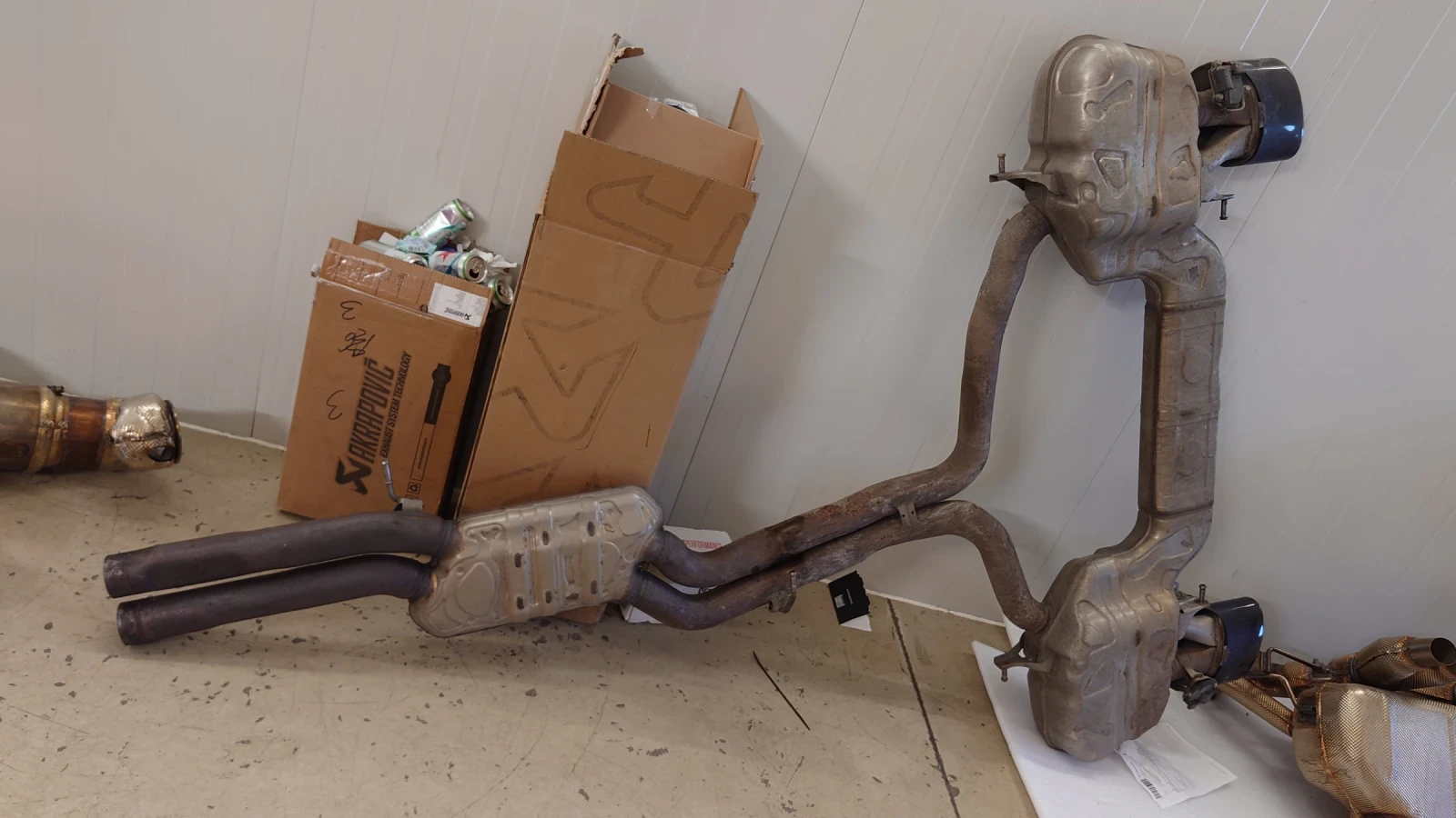 Изпускателна оригинална система за Audi RS6 C8, снимка 4 - Части - 53812315