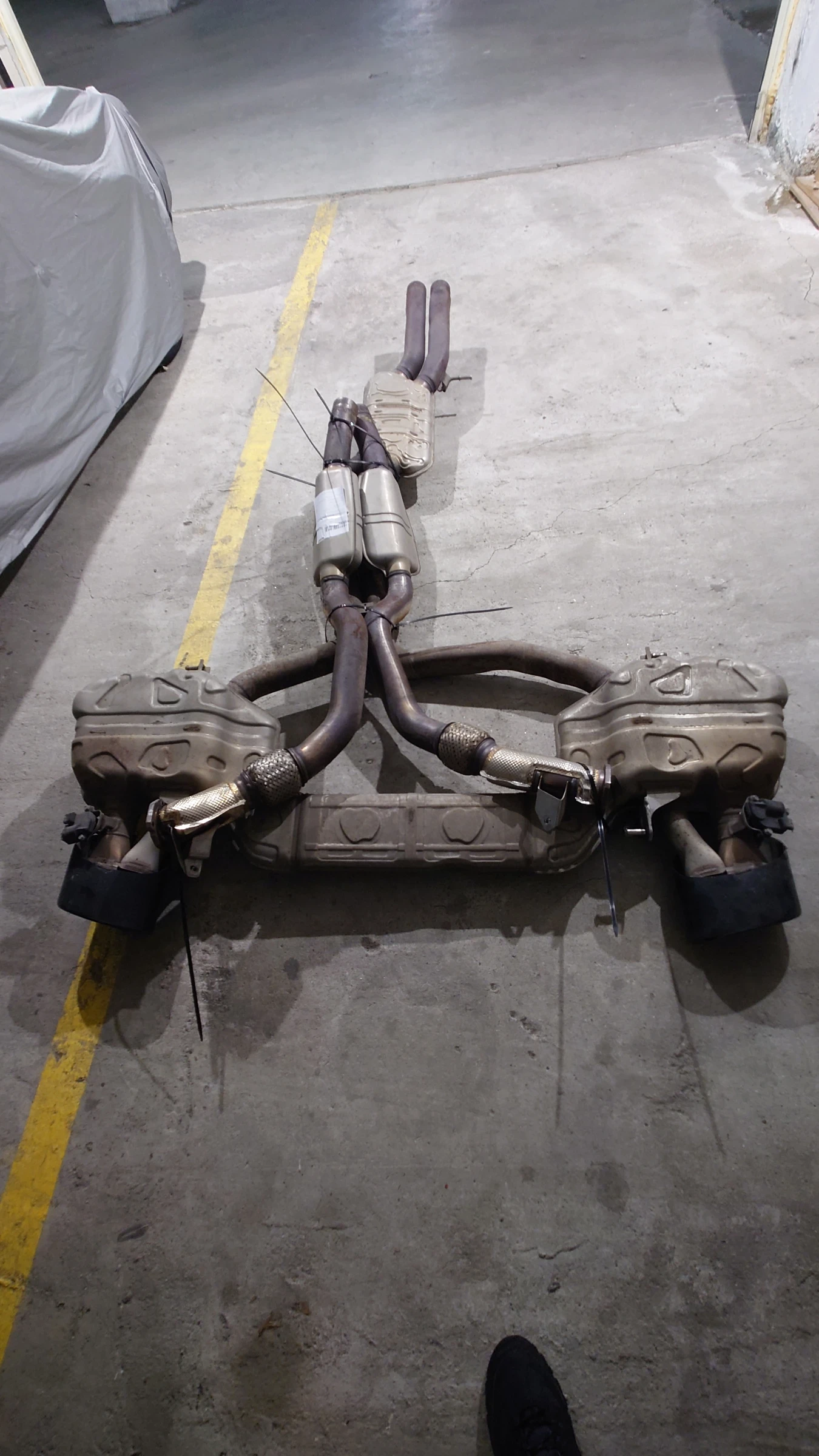 Изпускателна оригинална система за Audi RS6 C8, снимка 2 - Части - 53812315