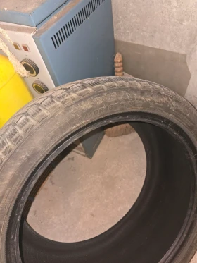 Гуми Зимни 245/40R18, снимка 1