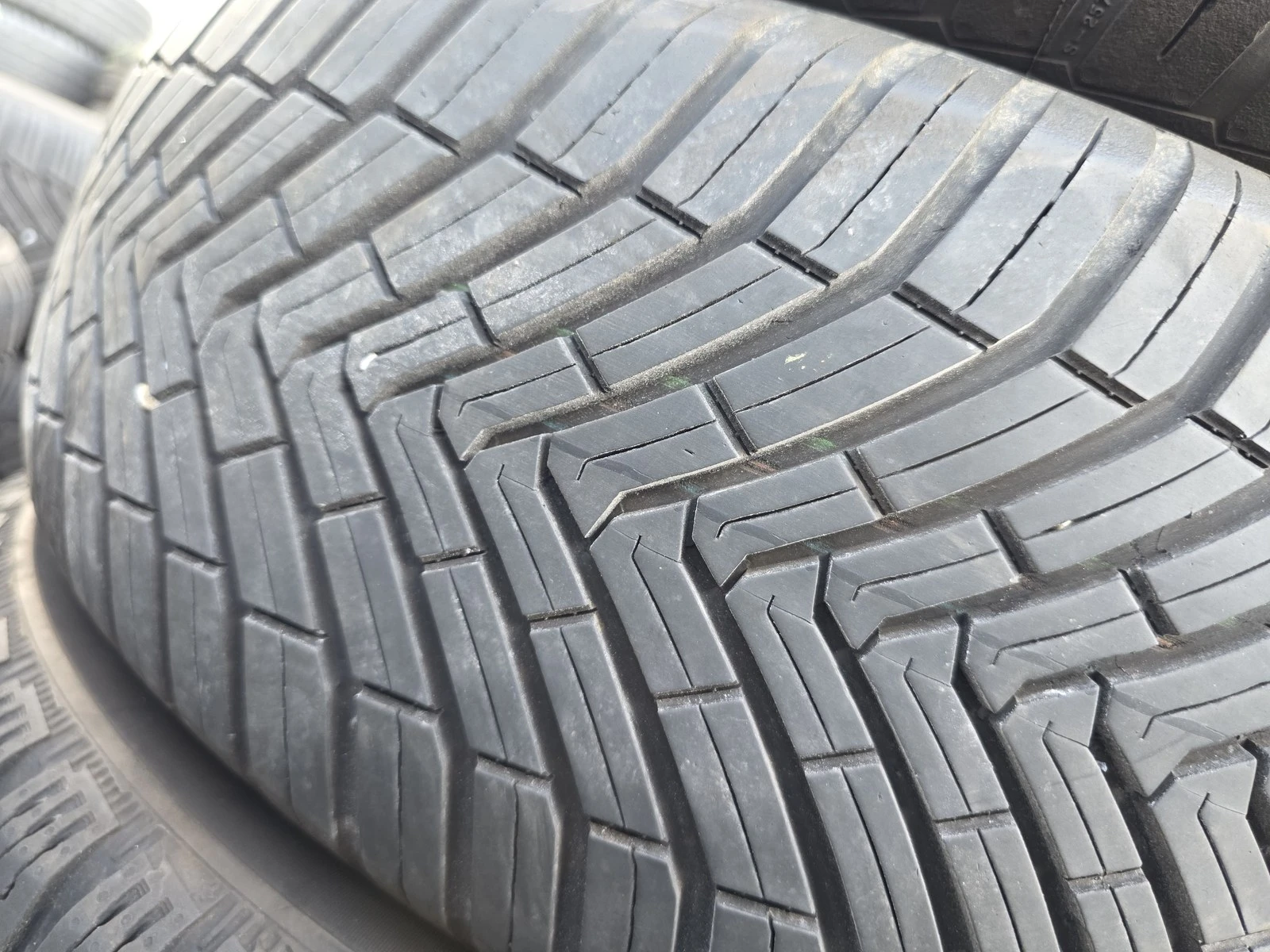 Гуми Всесезонни 215/65R16, снимка 6 - Гуми и джанти - 56725916