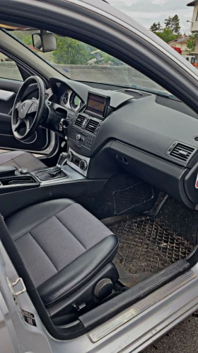 Mercedes-Benz C 320, снимка 7