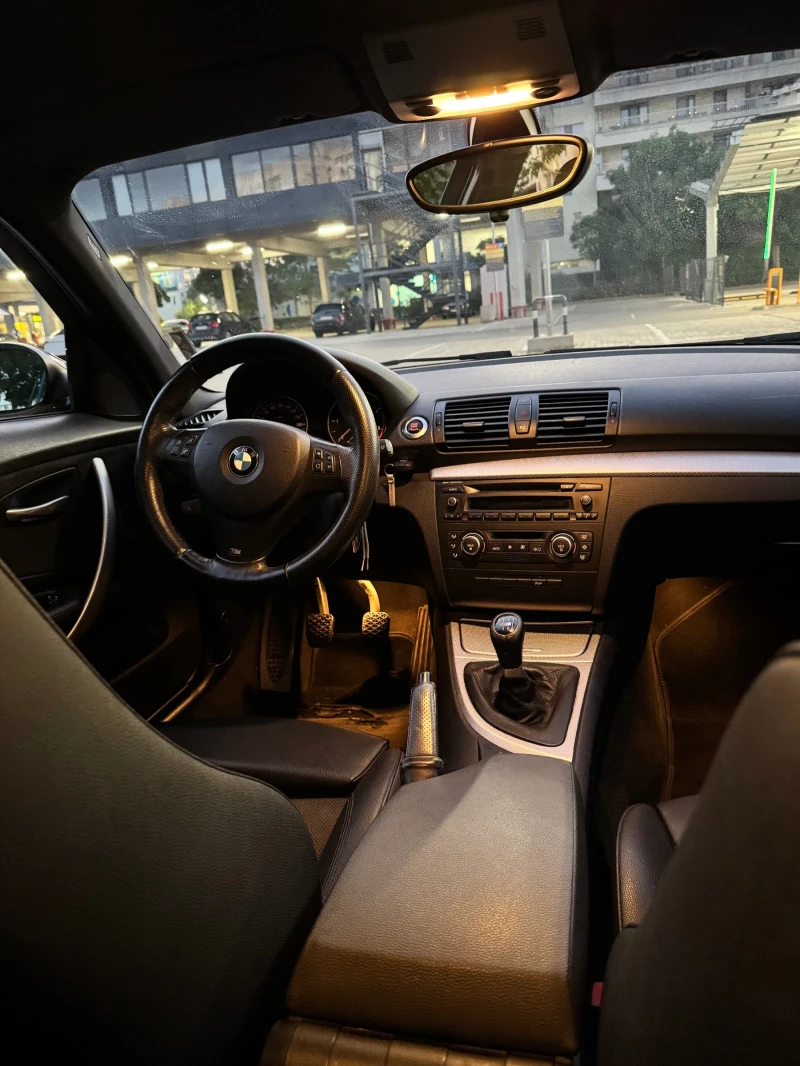 BMW 118 Pack M 2.0d, снимка 7 - Автомобили и джипове - 51708436