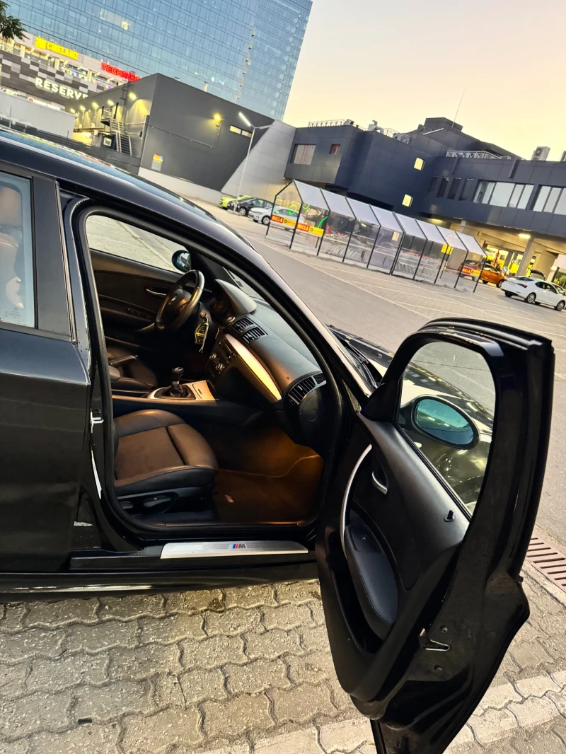 BMW 118 Pack M 2.0d, снимка 9 - Автомобили и джипове - 51708436