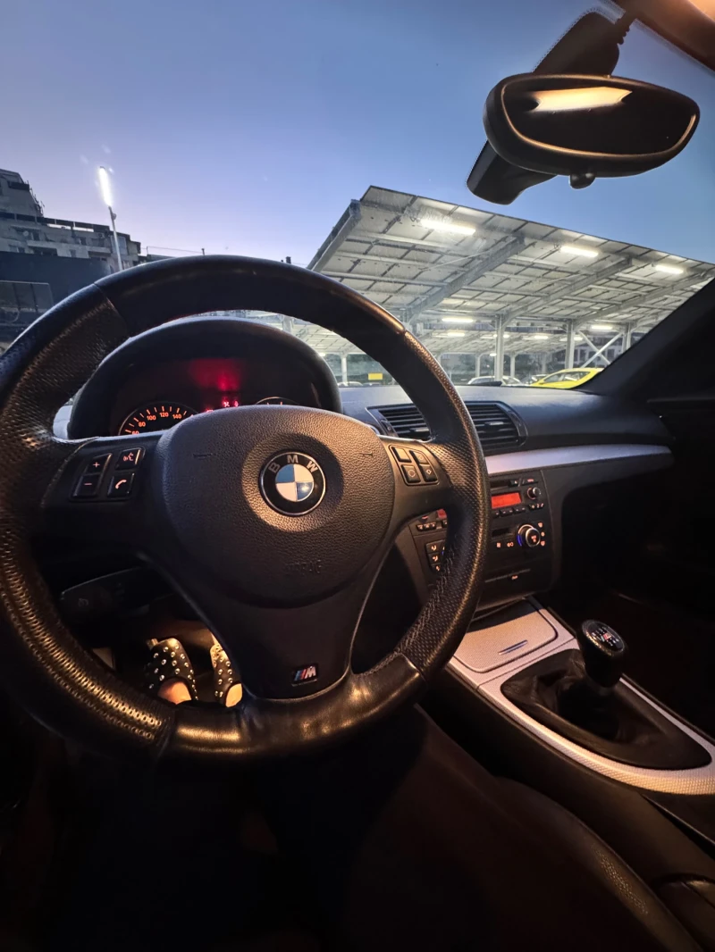 BMW 118 Pack M 2.0d, снимка 4 - Автомобили и джипове - 51708436