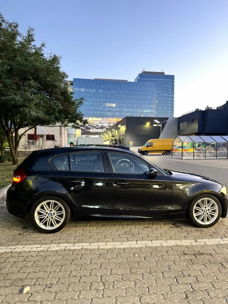 BMW 118 Pack M 2.0d, снимка 2 - Автомобили и джипове - 51708436
