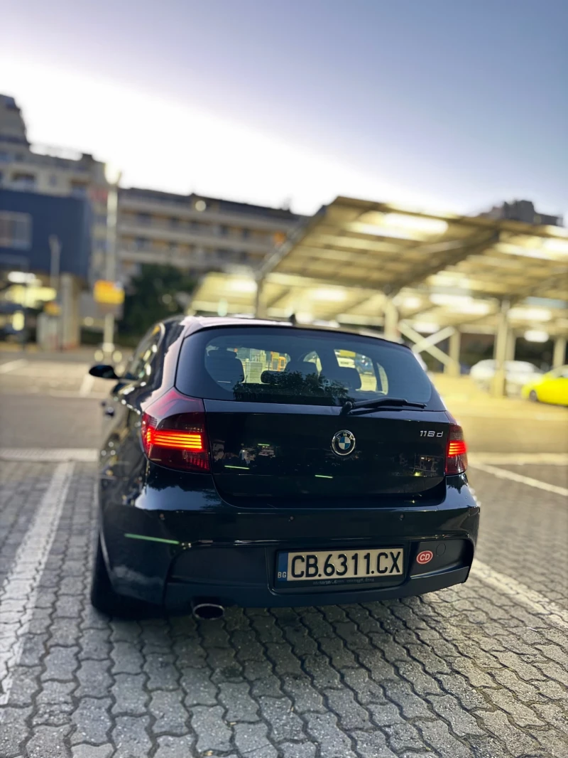 BMW 118 Pack M 2.0d, снимка 3 - Автомобили и джипове - 51708436