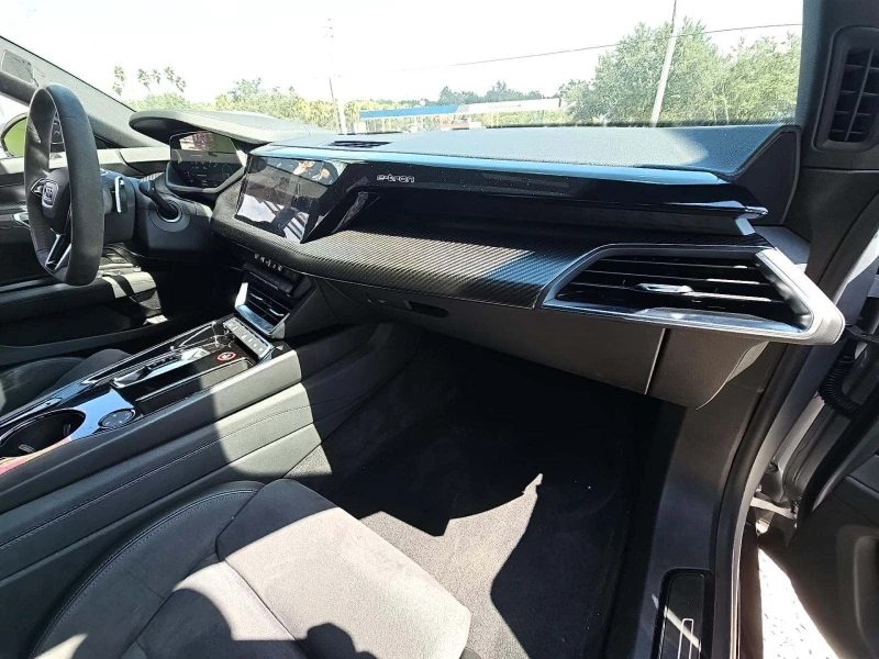 Audi E-Tron GT quattro Prestige, снимка 10 - Автомобили и джипове - 53211854
