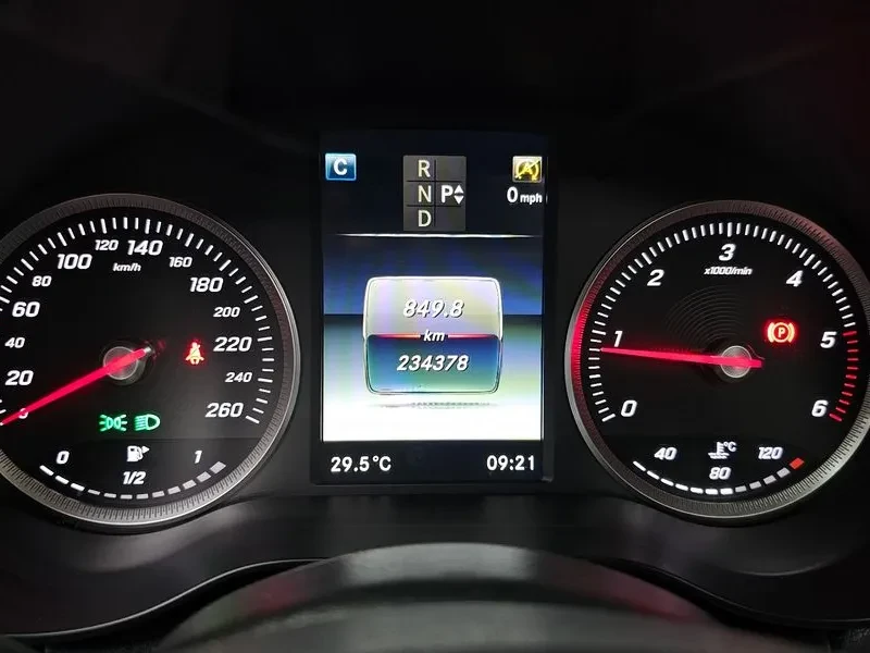 Mercedes-Benz C 200 TOP NAVI KEYLESS!!!, снимка 8 - Автомобили и джипове - 55390953