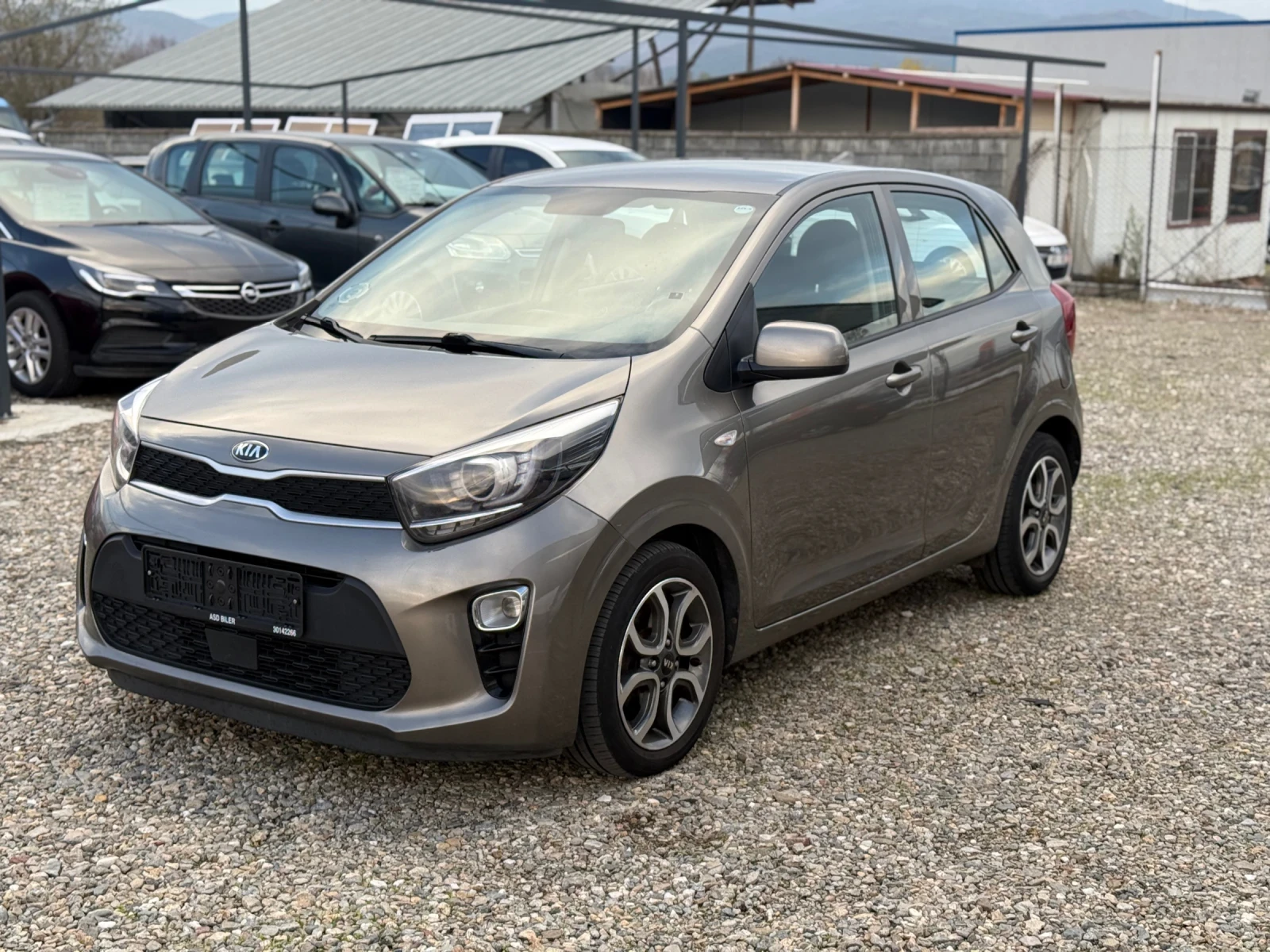 Kia Picanto 1.0i 70hp/NAVI/LED/FULL/ - изображение 3