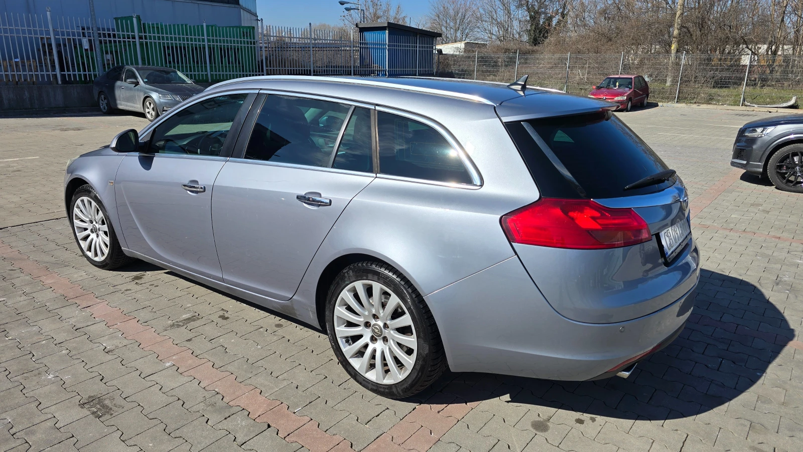Opel Insignia 2.0 CDTI, снимка 2 - Автомобили и джипове - 53656498