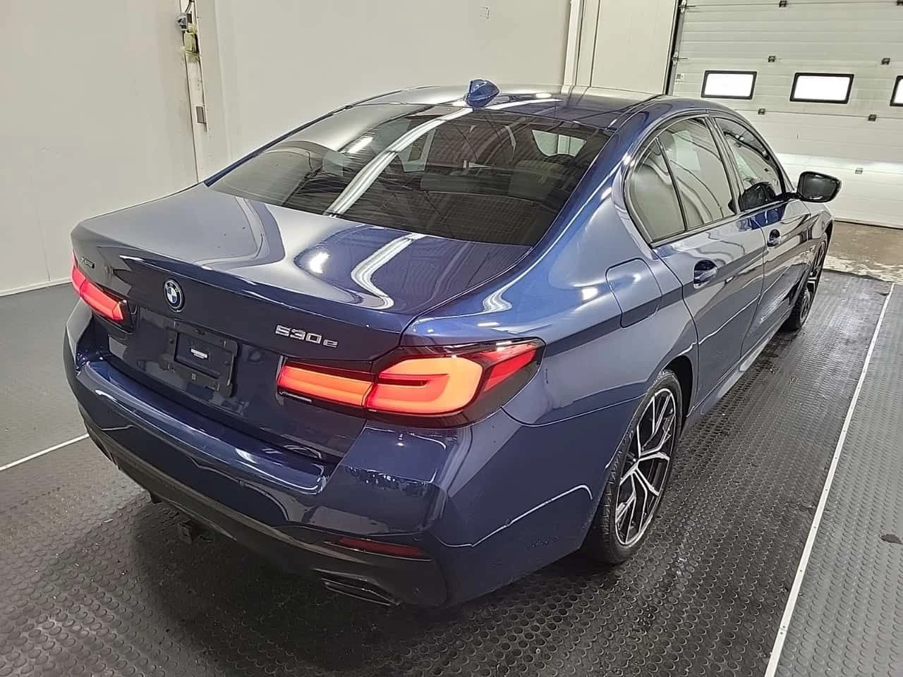 BMW 530E XDRIVE  CARFAX | Mobile.bg � ����������� 3