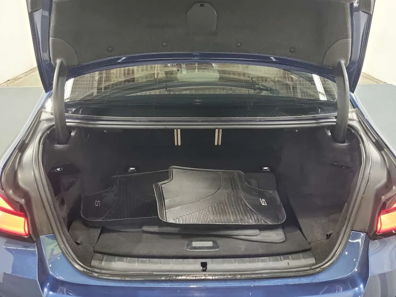 BMW 530E XDRIVE  CARFAX | Mobile.bg � ����������� 14