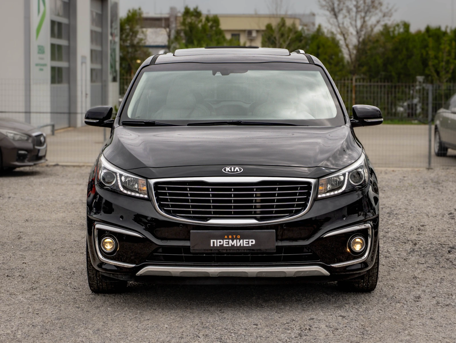 Kia Carnival 2.2CRDI-9-МЕСТЕН-ПЕРФЕКТНА-6М.ГАР.РЕАЛНИ КМ., снимка 2 - Автомобили и джипове - 54216237