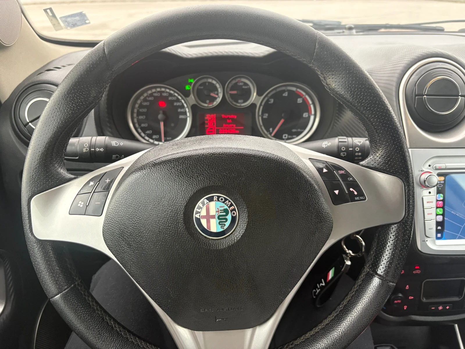 Alfa Romeo MiTo 1.3 Mjet, снимка 12 - Автомобили и джипове - 54259213