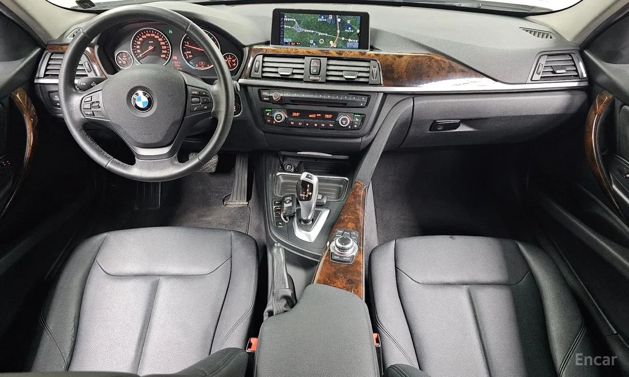 BMW 320 FULL, снимка 15 - Автомобили и джипове - 54604396