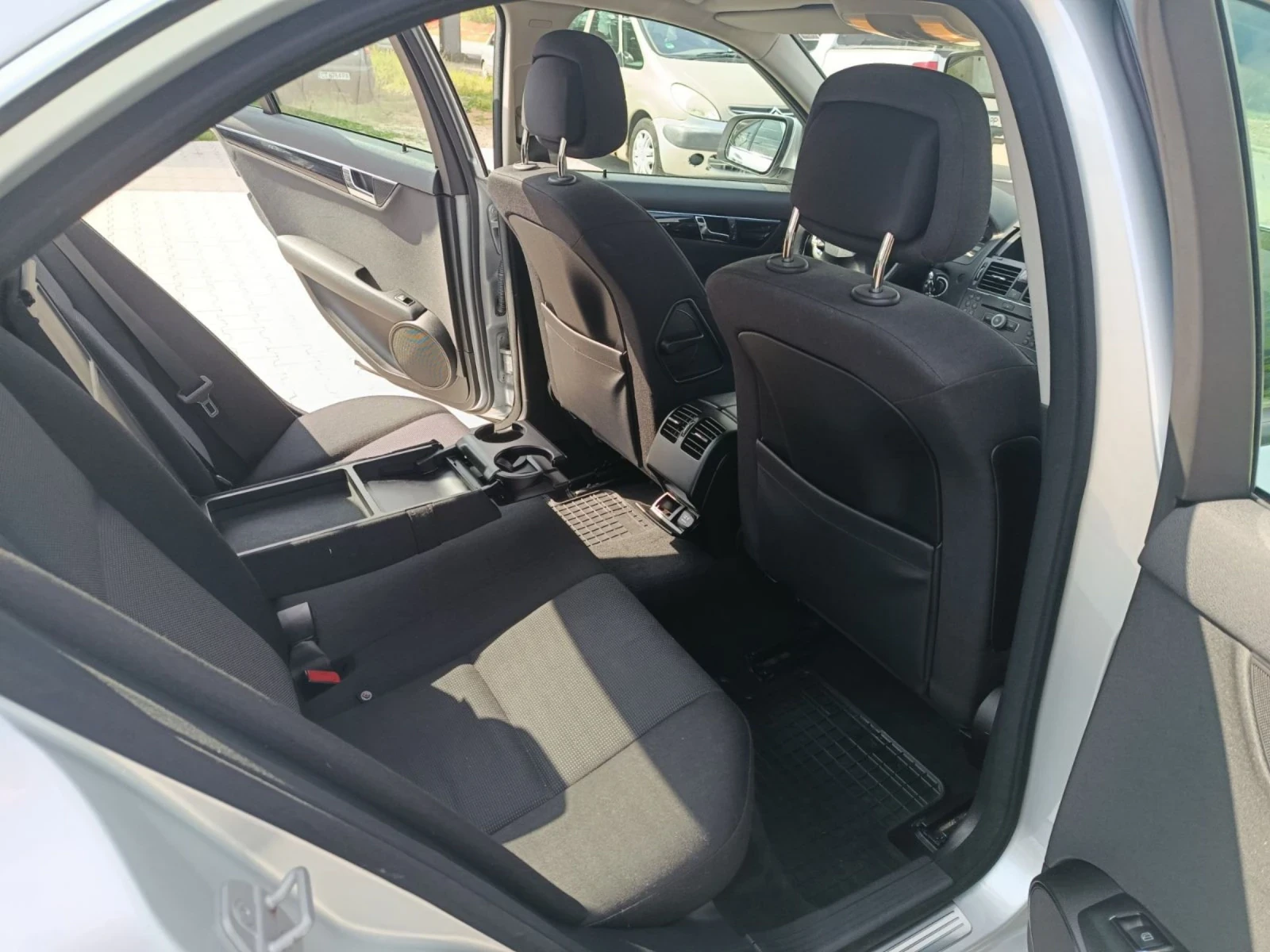 Mercedes-Benz C 220, снимка 13 - Автомобили и джипове - 54626196