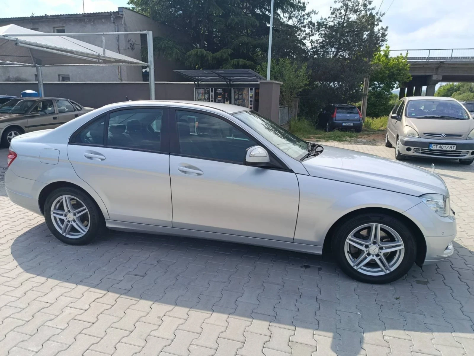 Mercedes-Benz C 220, снимка 4 - Автомобили и джипове - 54626196