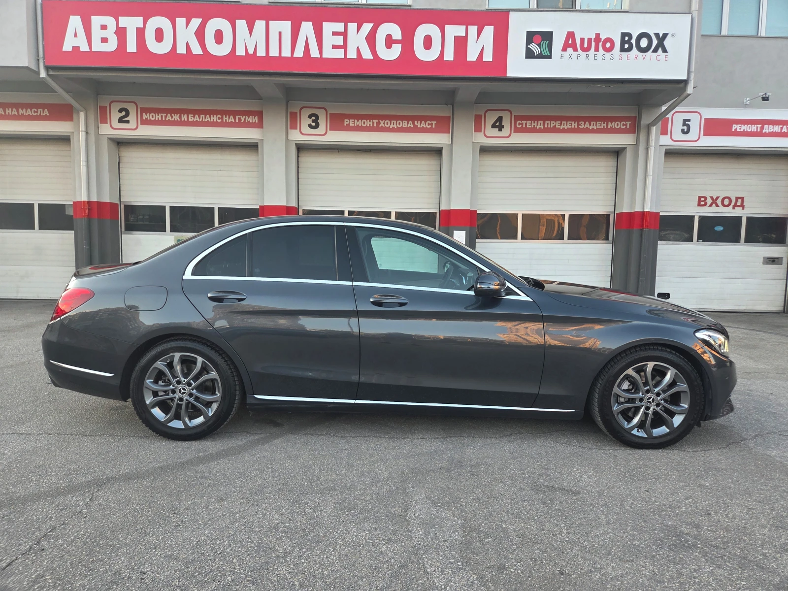 Mercedes-Benz C 220 d-Avantgarde, снимка 6 - Автомобили и джипове - 54691324
