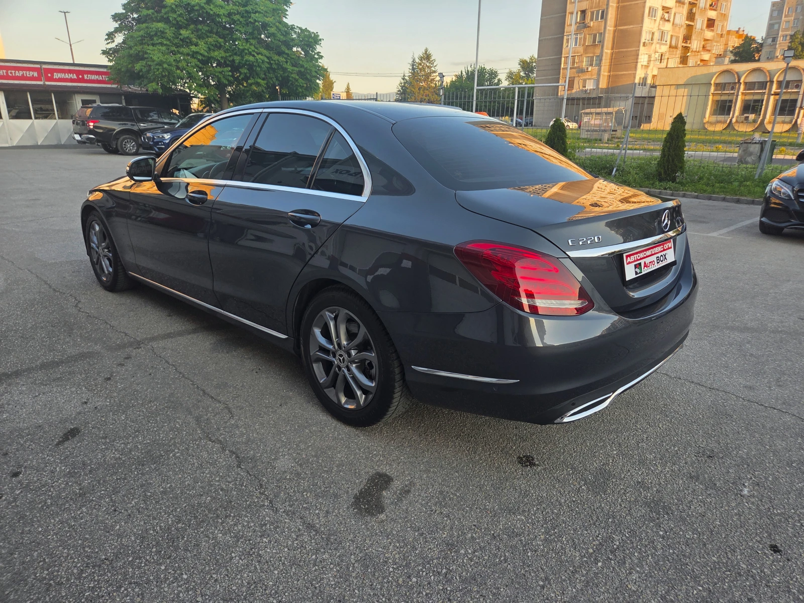 Mercedes-Benz C 220 d-Avantgarde, снимка 3 - Автомобили и джипове - 54691324