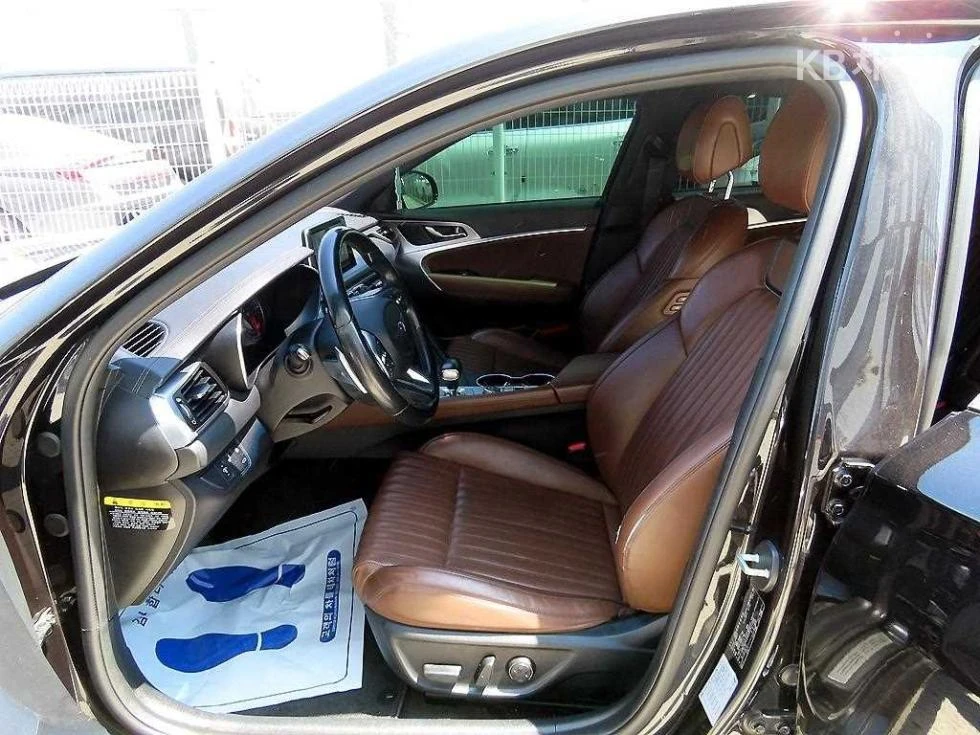 Genesis G70 2.0T AWD Supreme, снимка 5 - Автомобили и джипове - 54723784