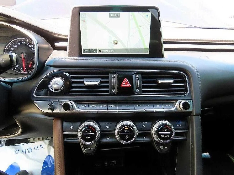 Genesis G70 2.0T AWD Supreme, снимка 13 - Автомобили и джипове - 54723784