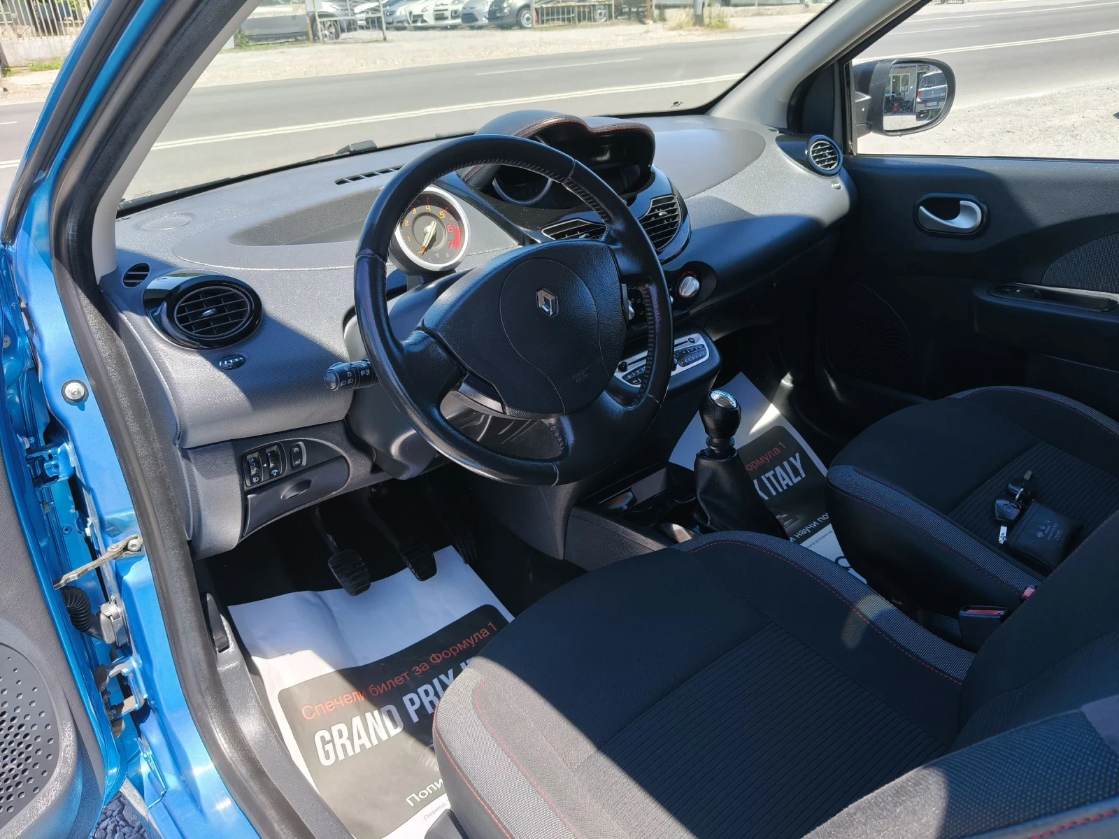 Renault Twingo 1.2i, снимка 10 - Автомобили и джипове - 55244077