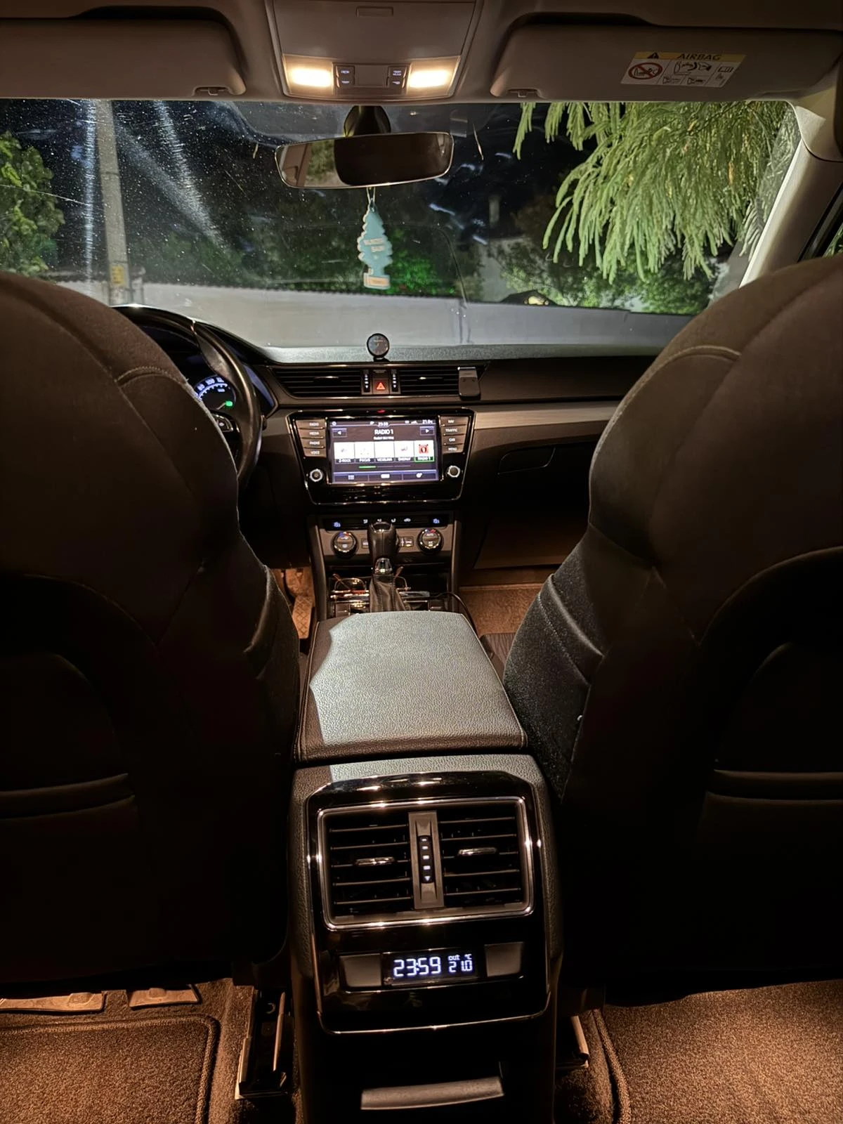 Skoda Superb, снимка 14 - Автомобили и джипове - 55252505