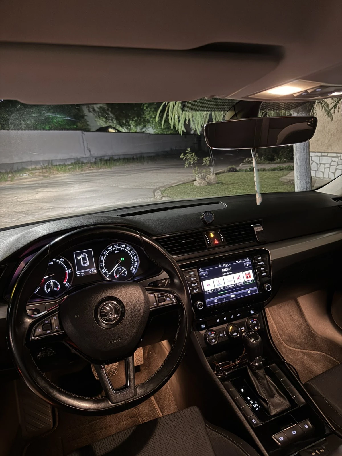 Skoda Superb, снимка 16 - Автомобили и джипове - 55252505